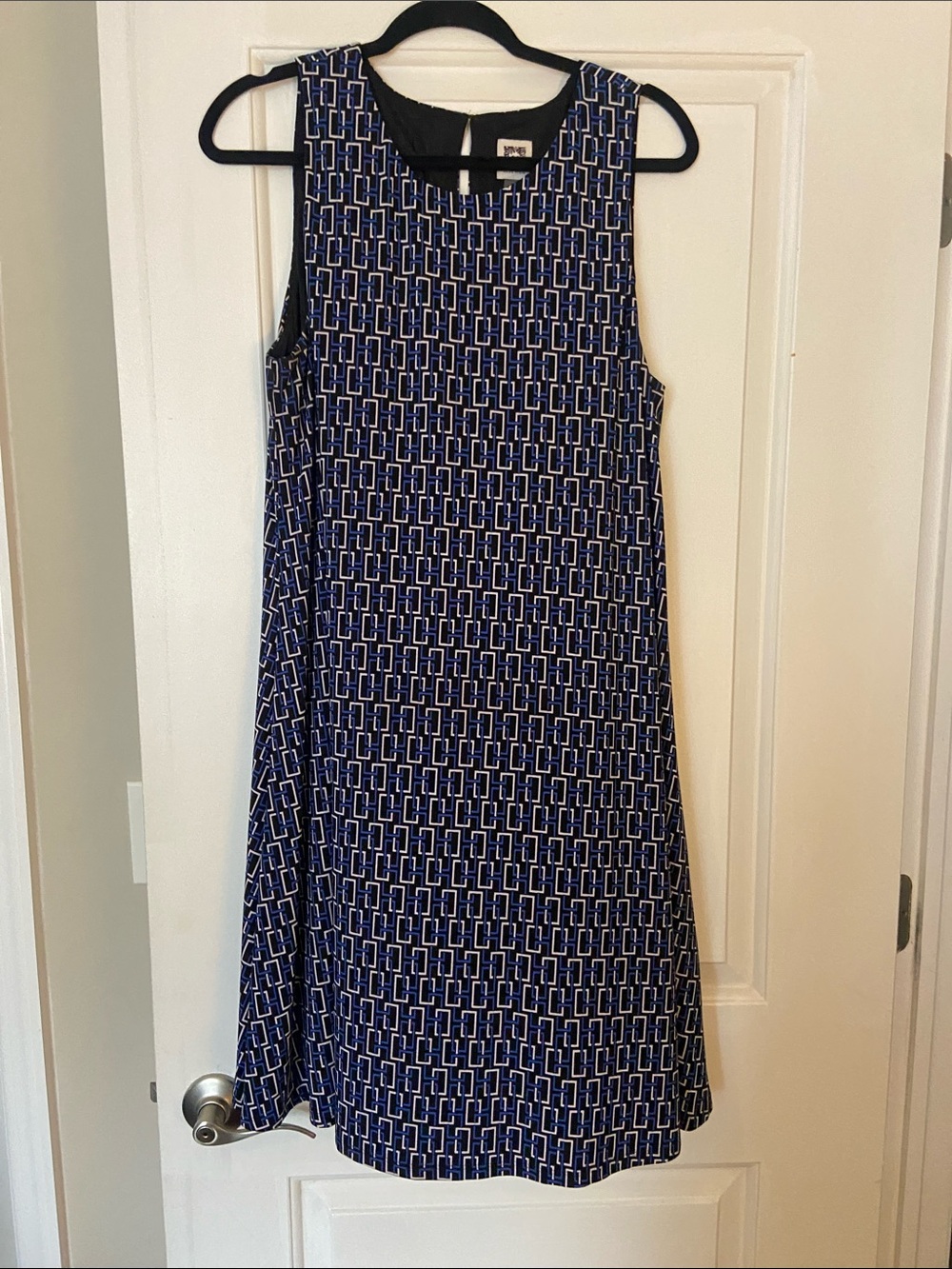 Anne Klein Blue and White Geometric Sleeveless Shift Dress